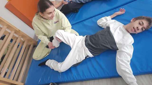 EU TERAPEUTA PREFERATA SI SALTEAUA ALBASTRA